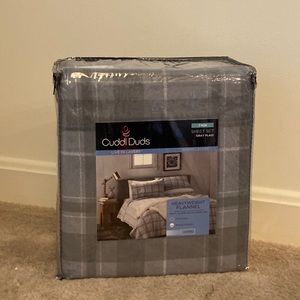Brand New Cuddl Duds Twin Flannel Bed Sheets